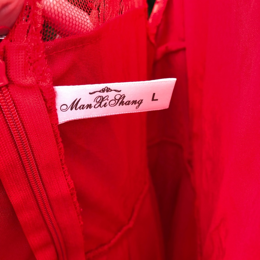 Red dress - Picture 3 of 4